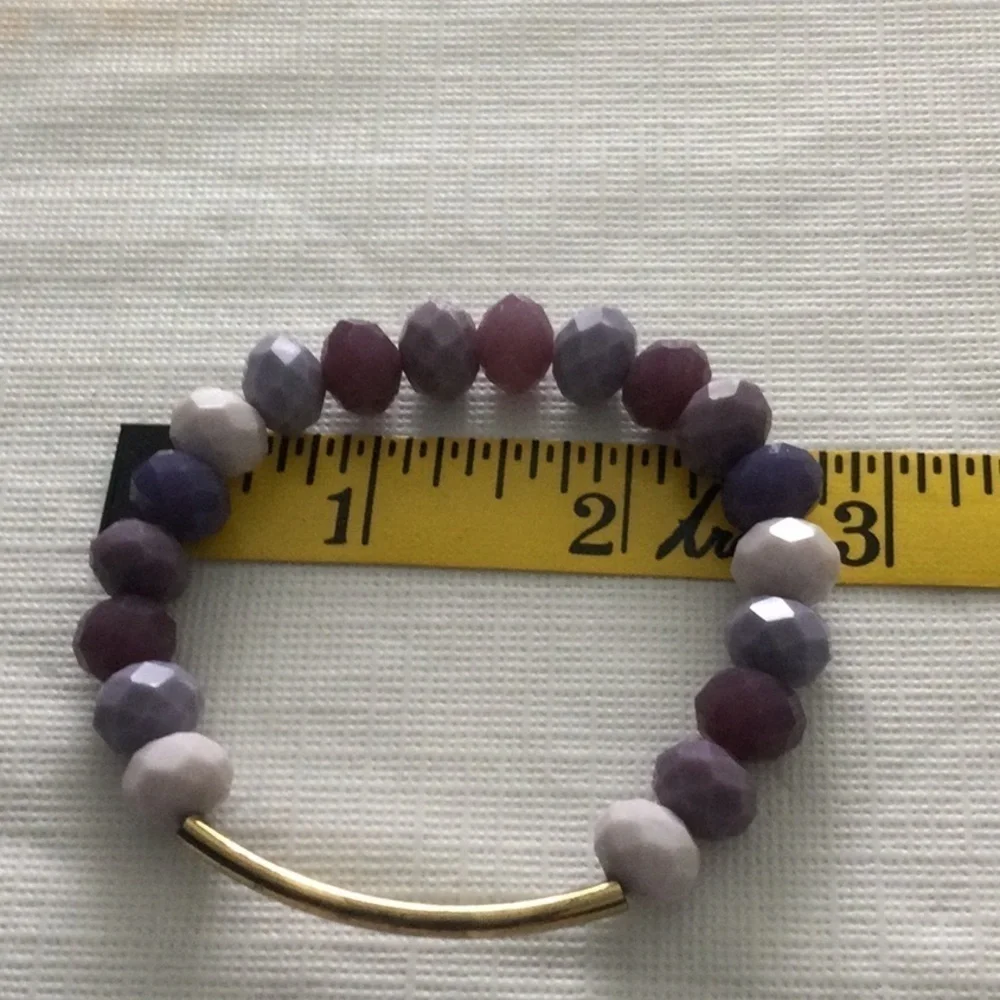 Woman’s Ann Taylor Loft Set of 4 Stretch Bracelets & one set of pierced Earrings